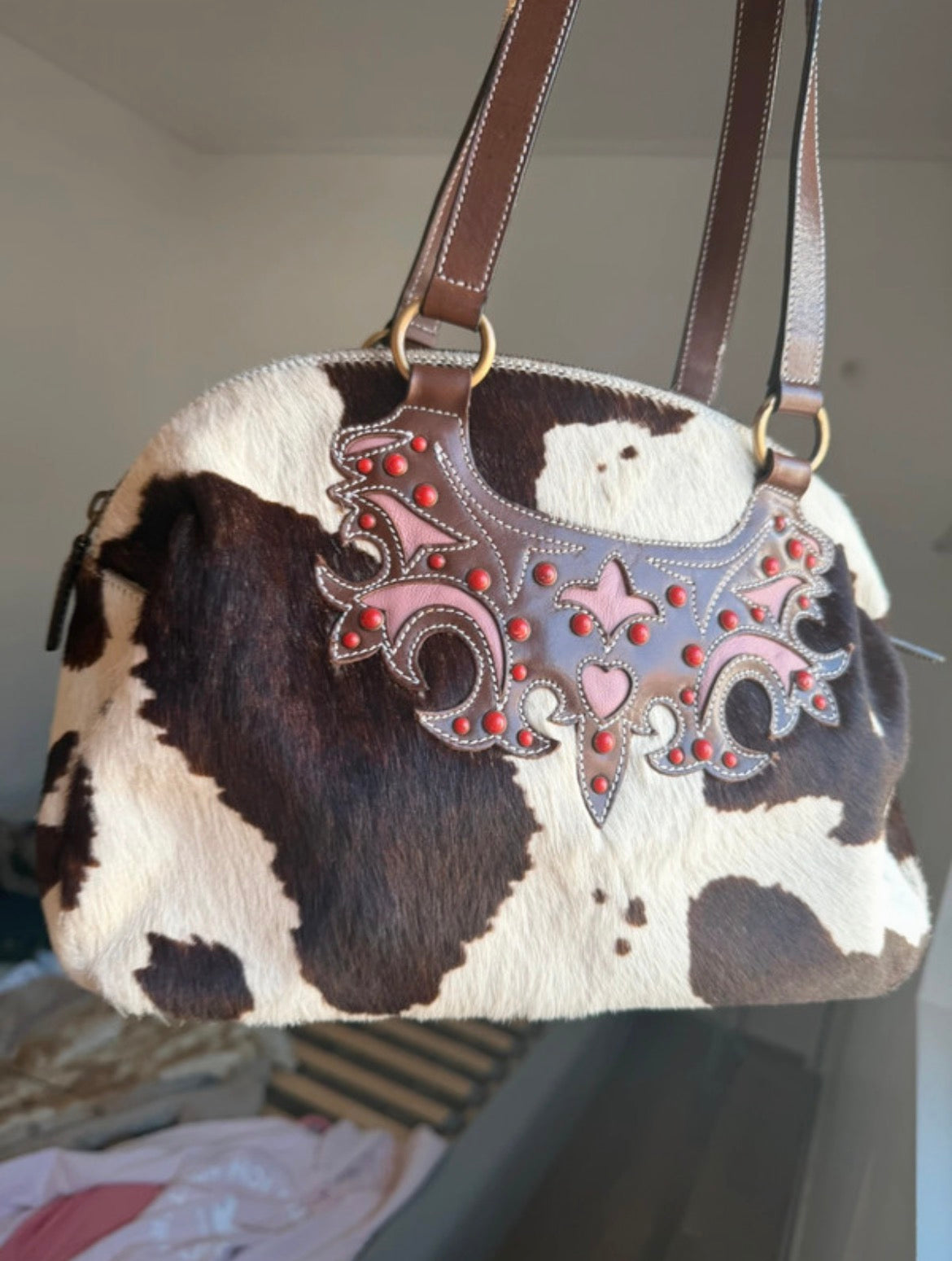 Винтидж чанта Tosca Blu с естествен косъм и cow print десен