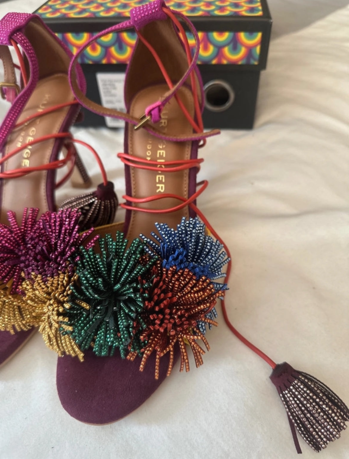 Сандали с ток Kurt Geiger Pom Pom Ankle Tie от естествен велур