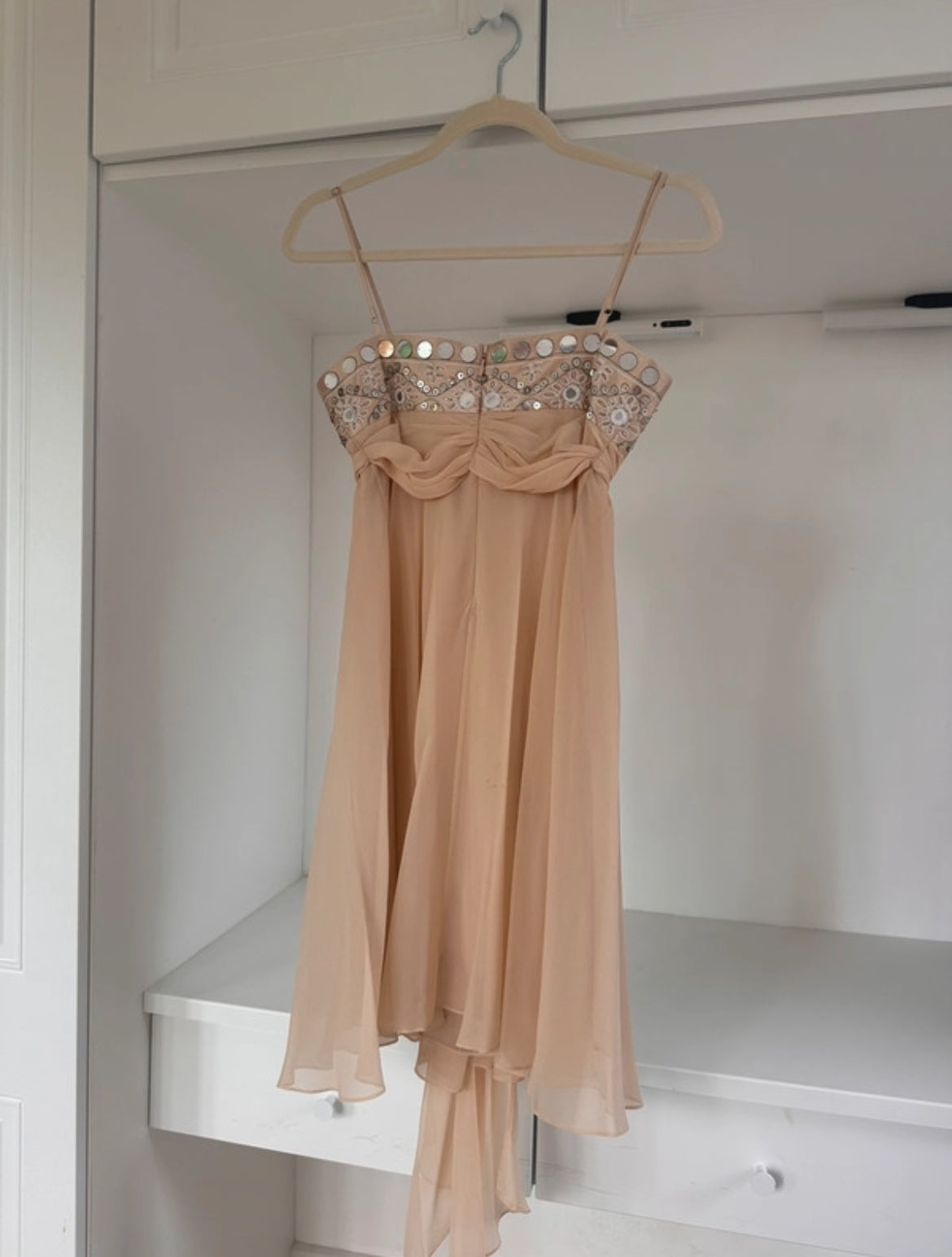 Копринена рокля BCBG Max Azria