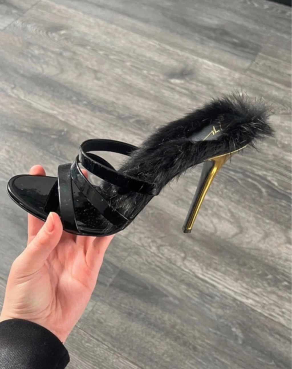 Винтидж обувки Giuseppe Zanotti с пухен детайл