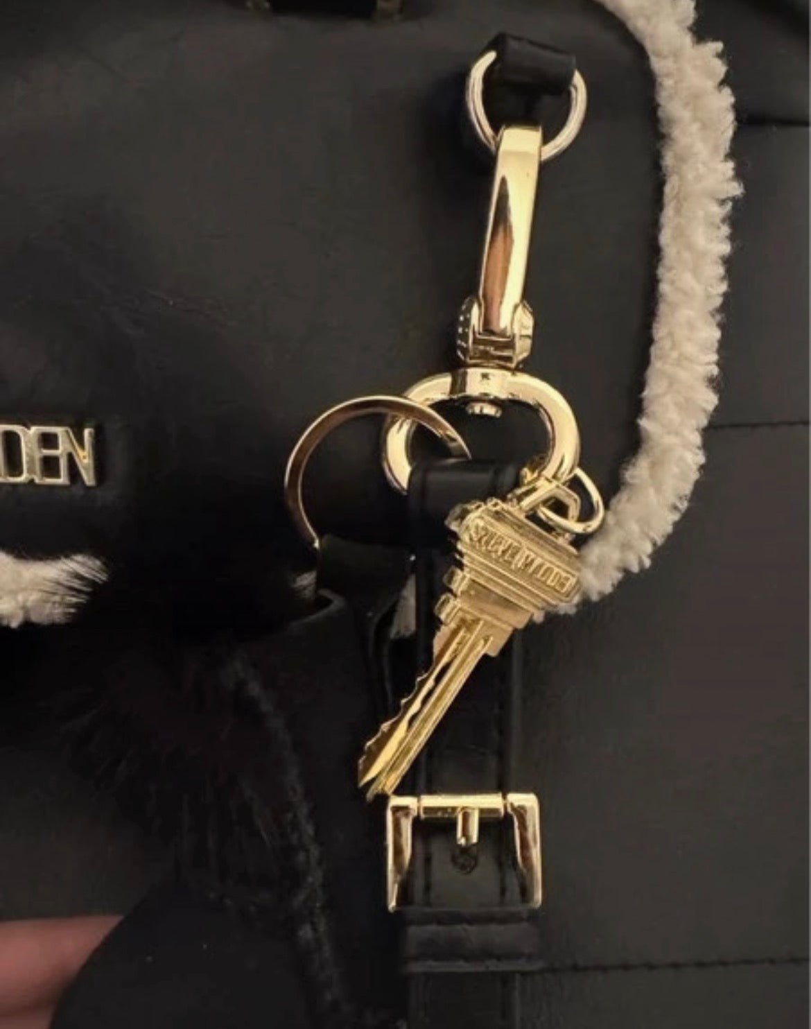 Steve Madden Faux Leather Teddy Trim чанта
