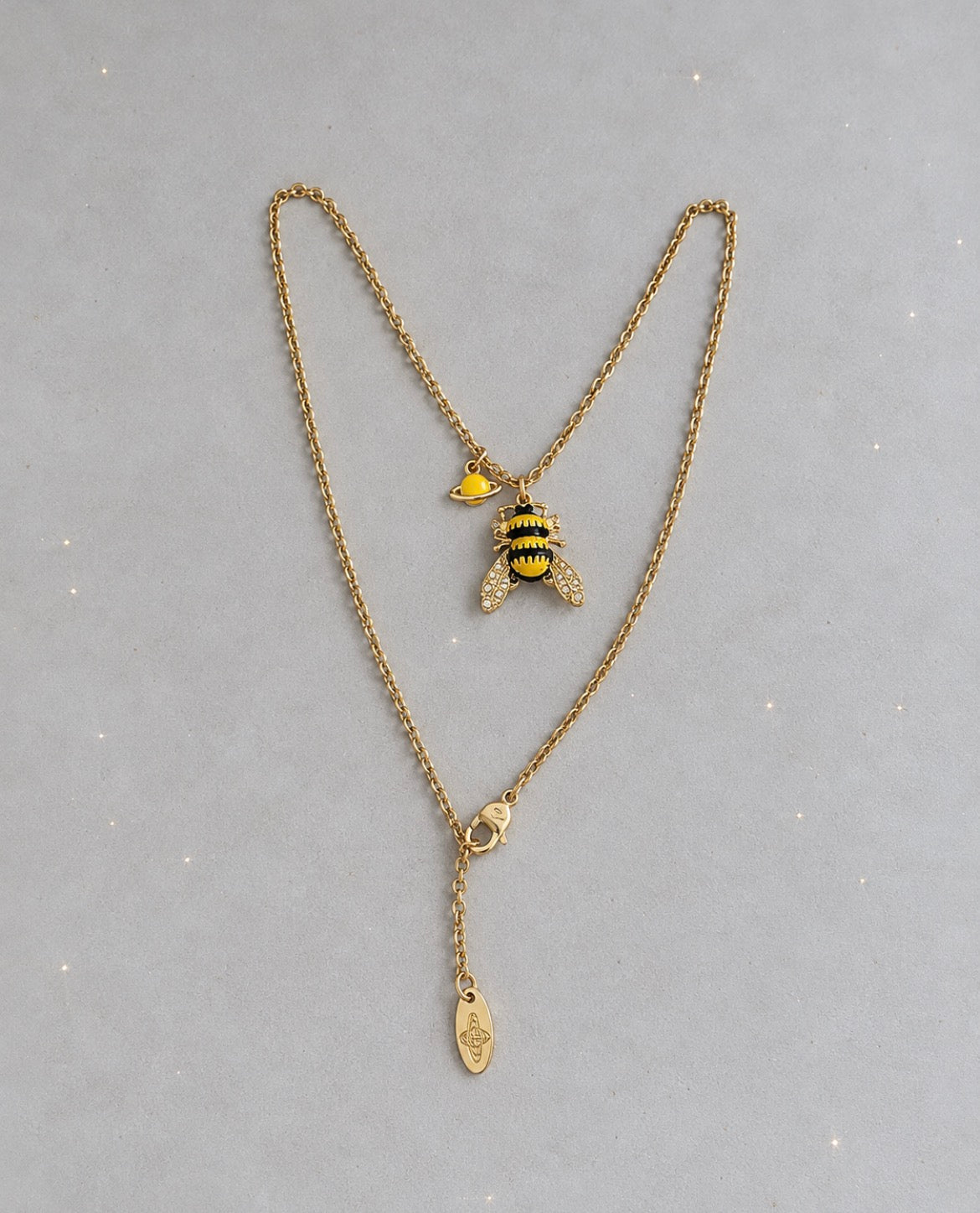 Vivienne Westwood Bee Necklace – златисто колие с пчела и кристали