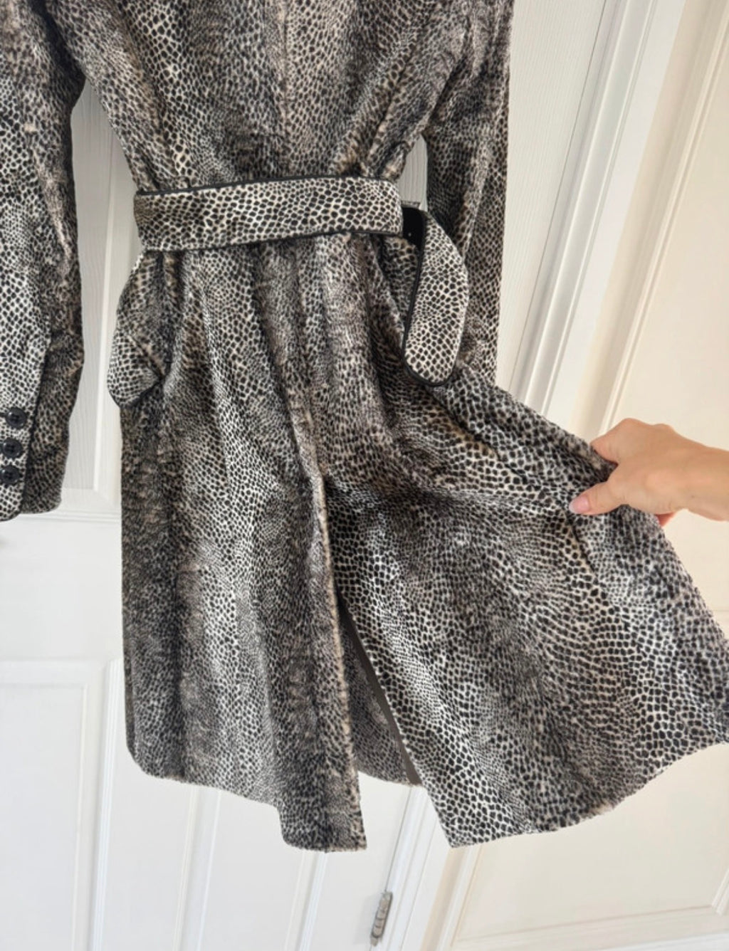 Vintage Karen Millen дълго палто със змийски принт и колан