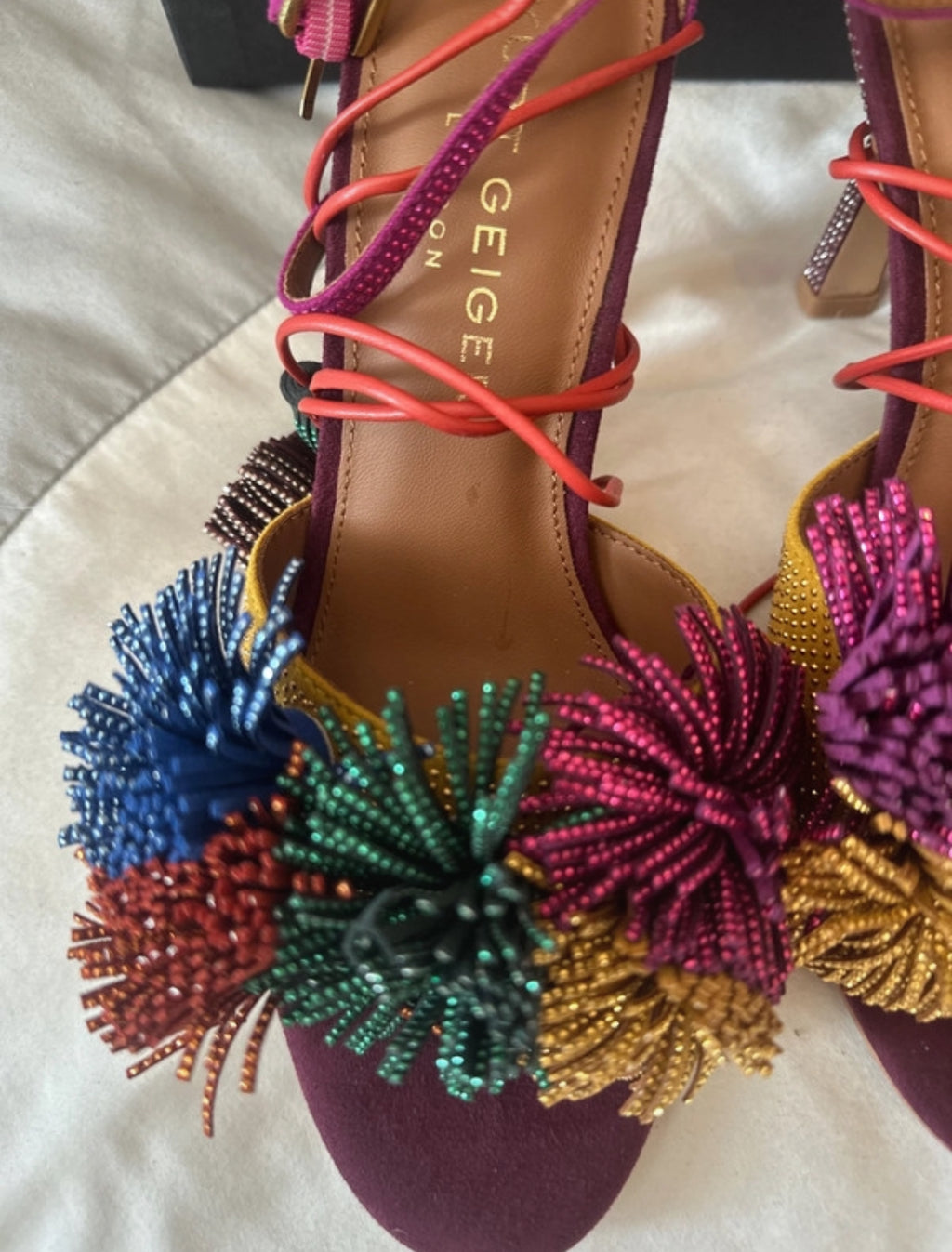 Сандали с ток Kurt Geiger Pom Pom Ankle Tie от естествен велур