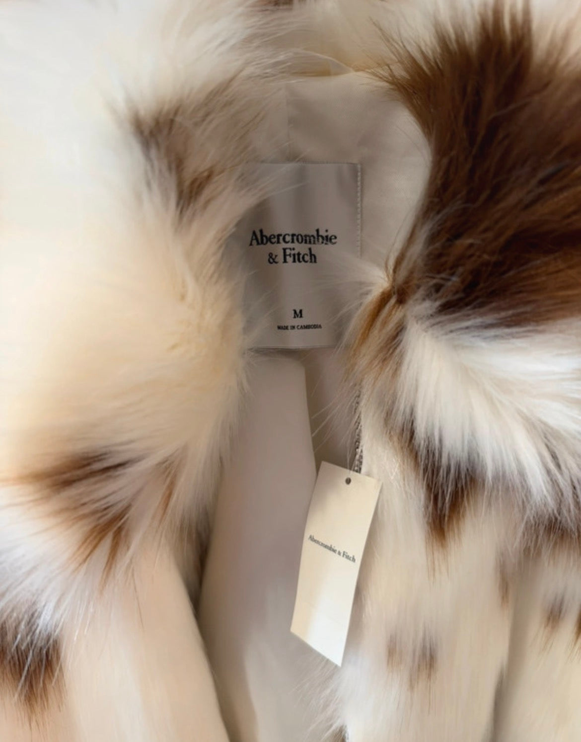 Пухкаво палто Abercrombie & Fitch с животински принт