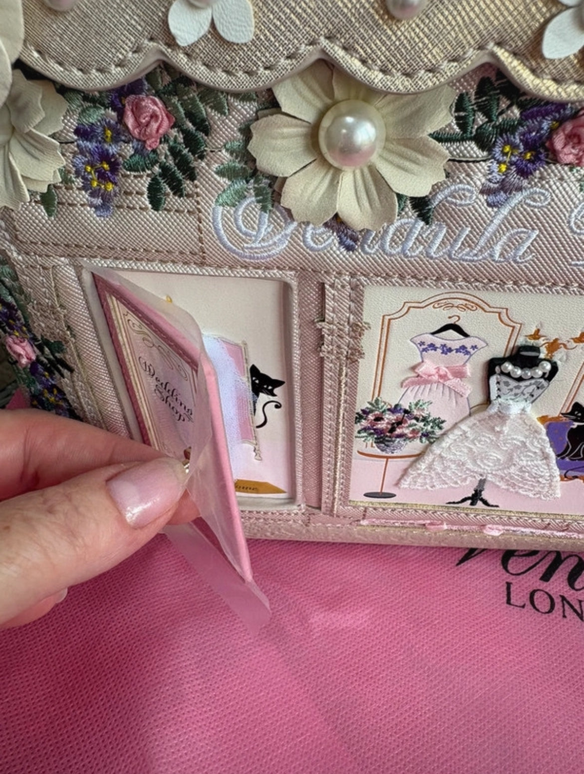 Лимитирана дизайнерска чанта Vendula London – The Wedding Shop