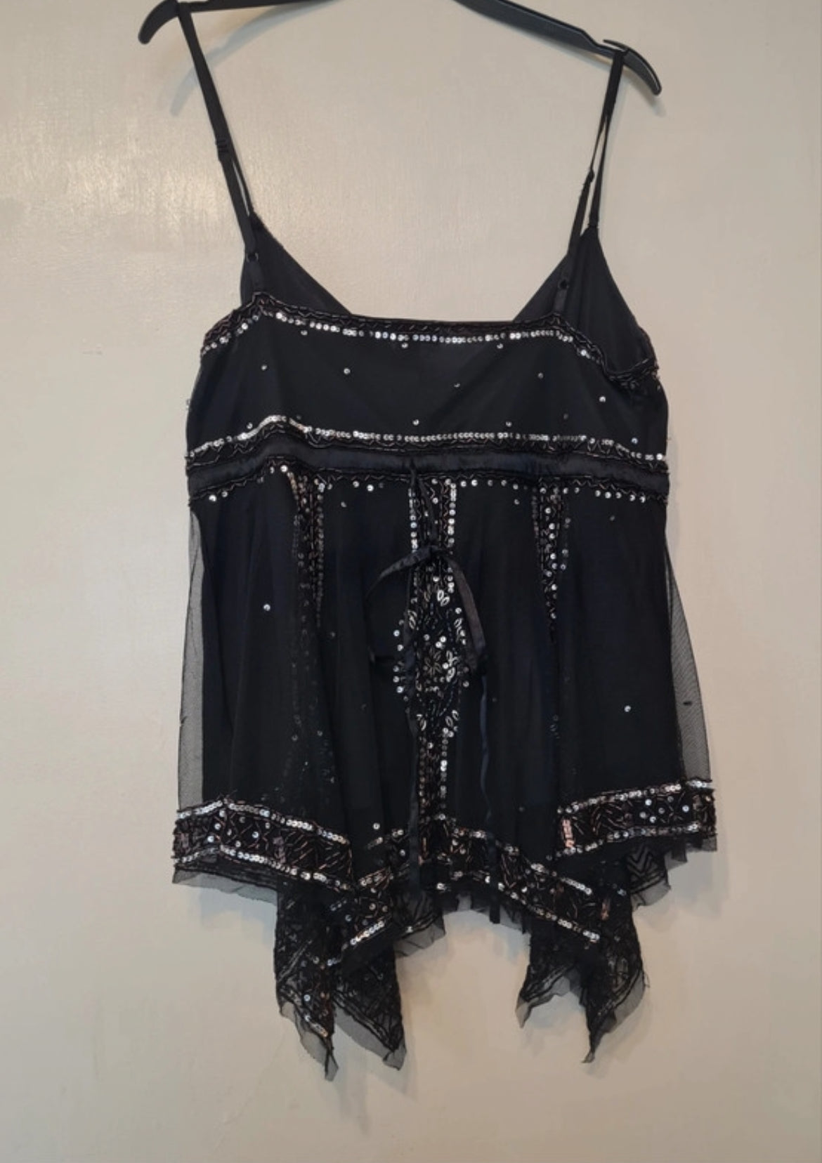 Monsoon babydoll топ в черно с пайети
