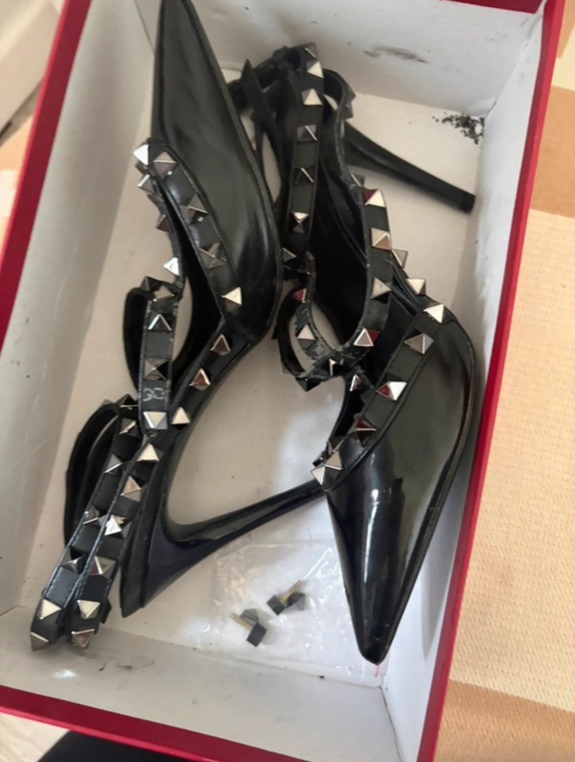 Valentino Garavani Rockstuds обувки на ток - 38