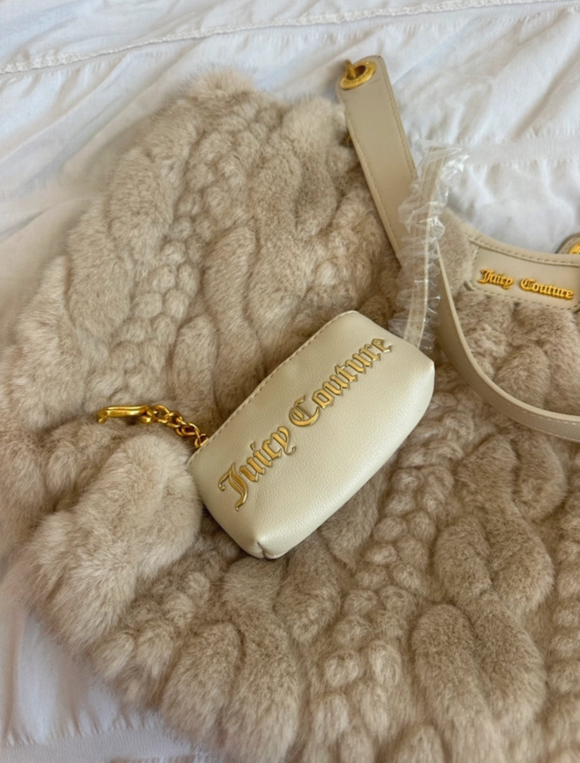 Рядка Juicy Couture faux fur чанта