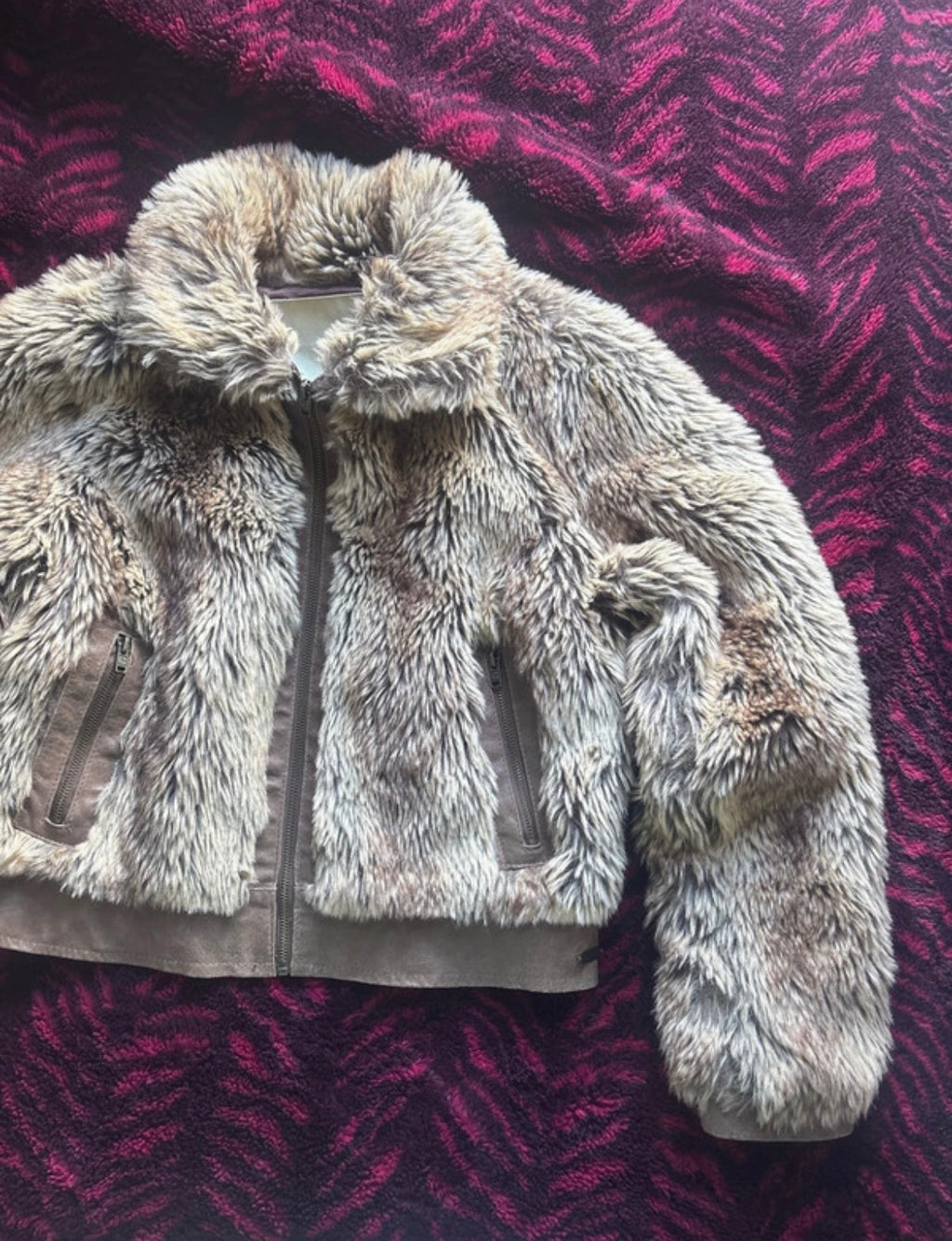 Crafted Cropped Faux Fur яке