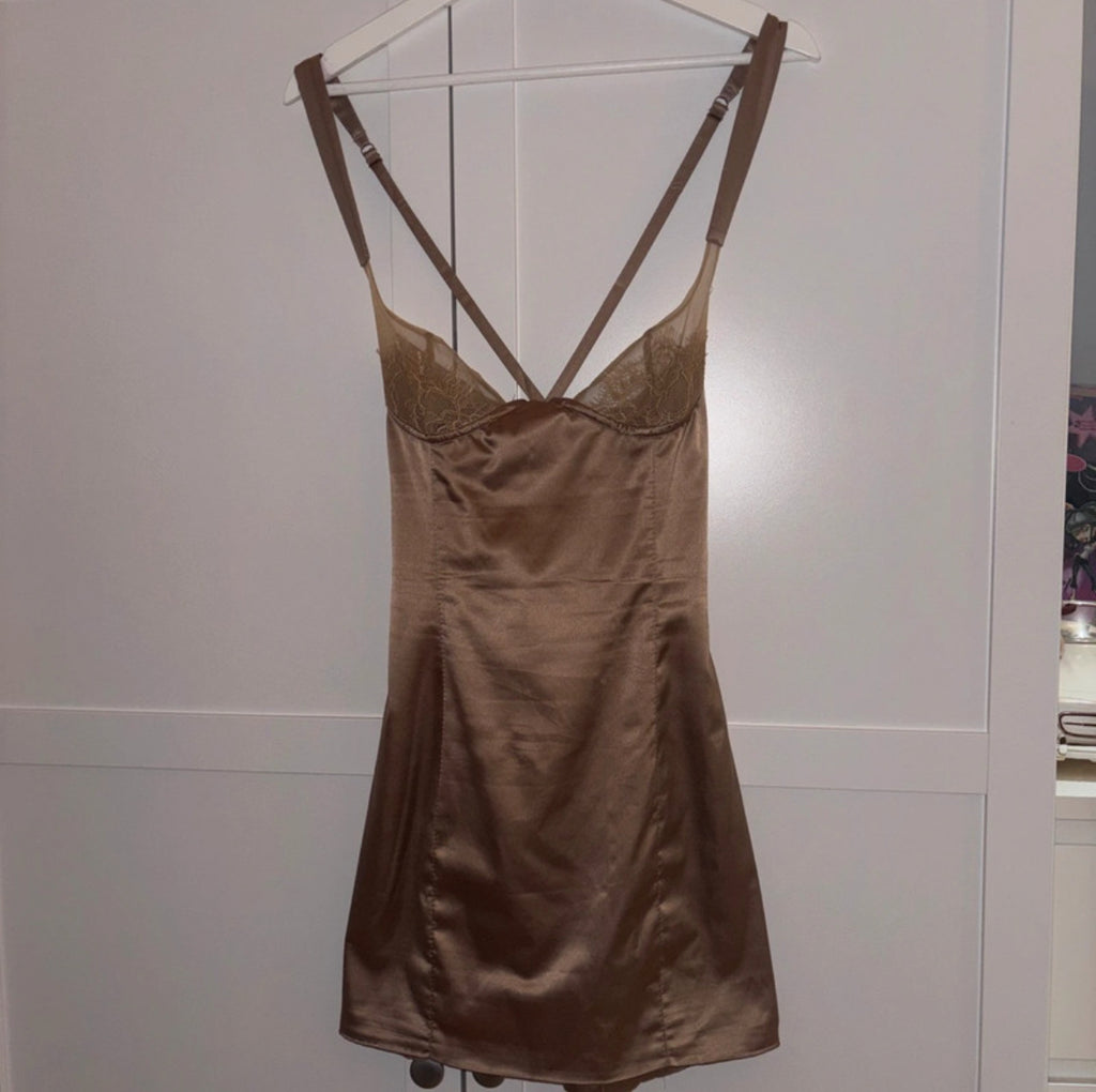 Oh Polly chocolate satin lace slip рокля