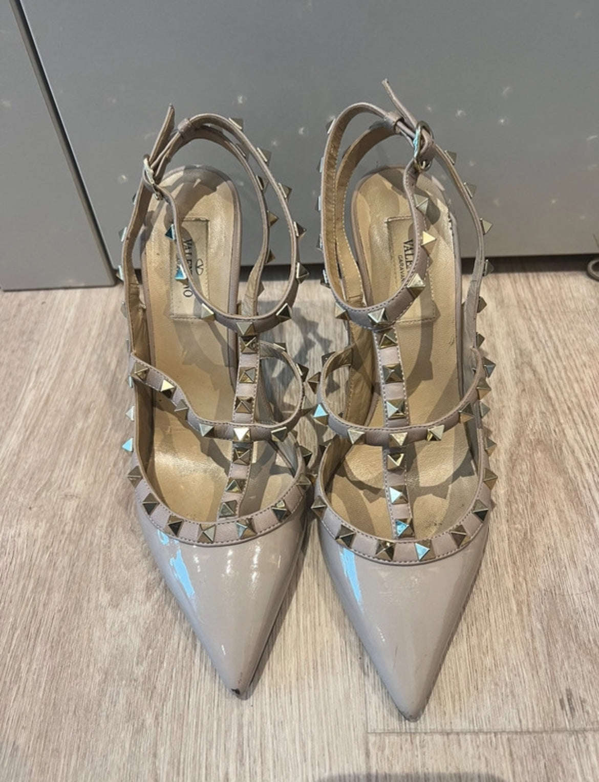 Valentino Garavani Rockstuds обувки на ток - 38,5