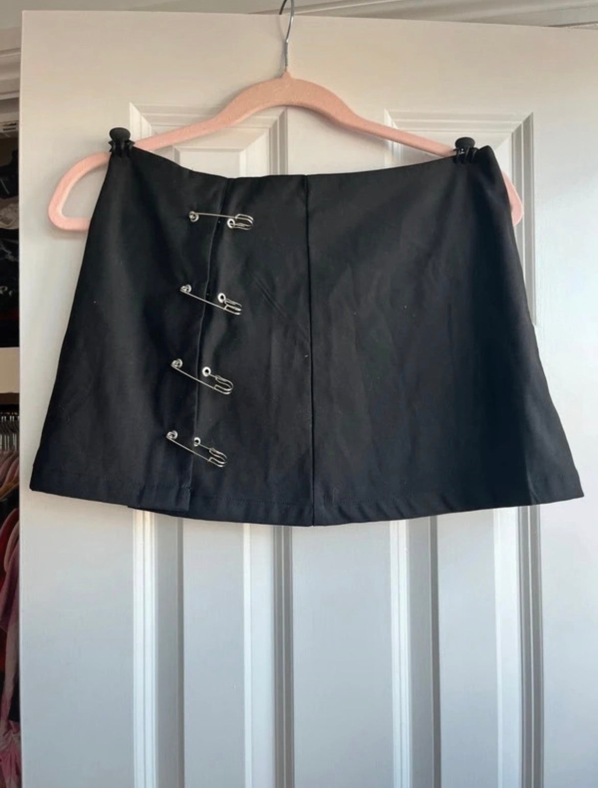 UNIF Collins Safety Pin Mini пола