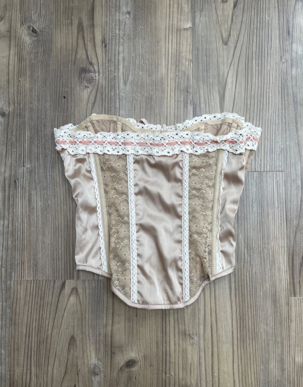 Urban Outfitters Light Before Dark дантелен корсетен топ