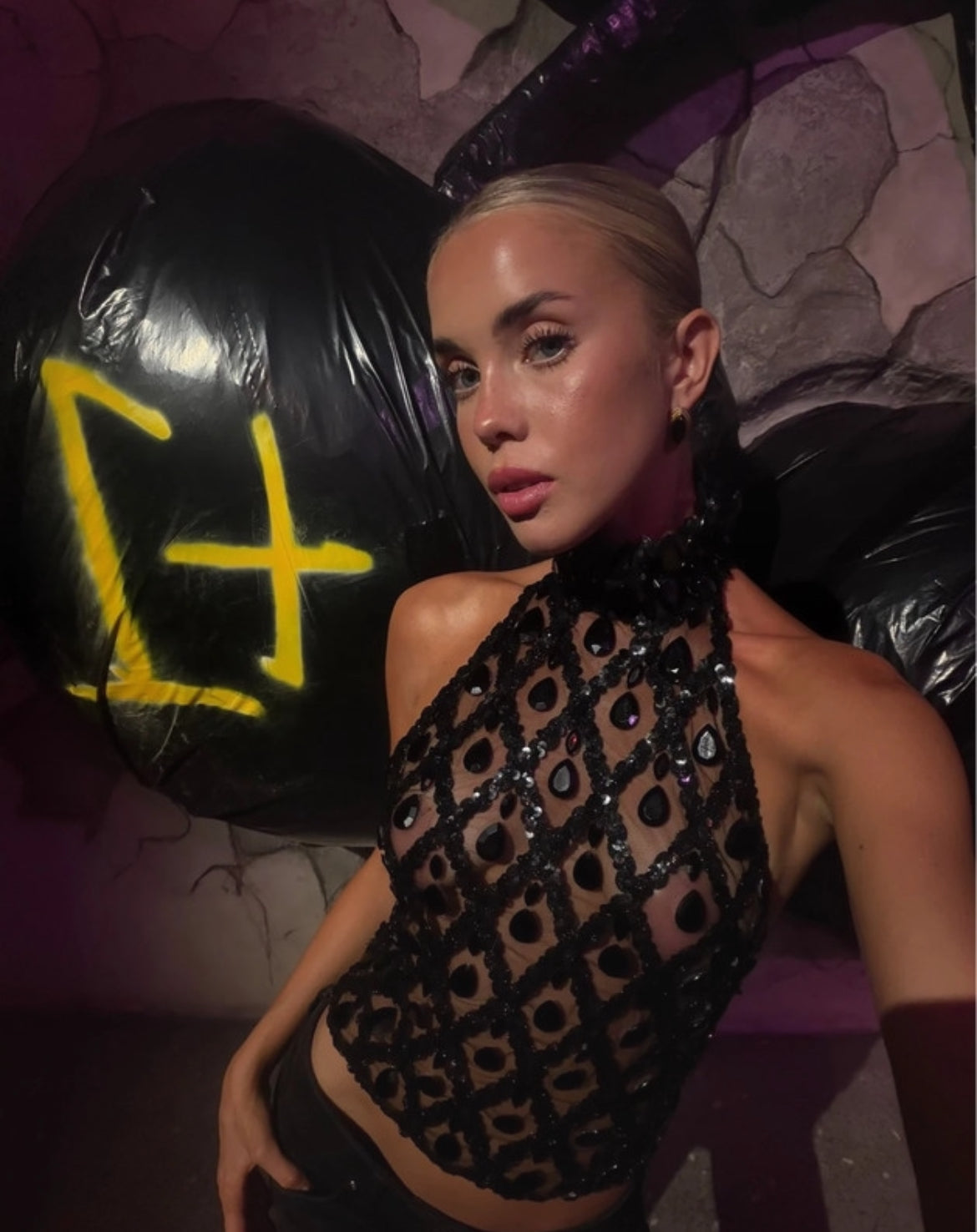 Lilydoll топ с ефектни черни пайети и кристални апликации