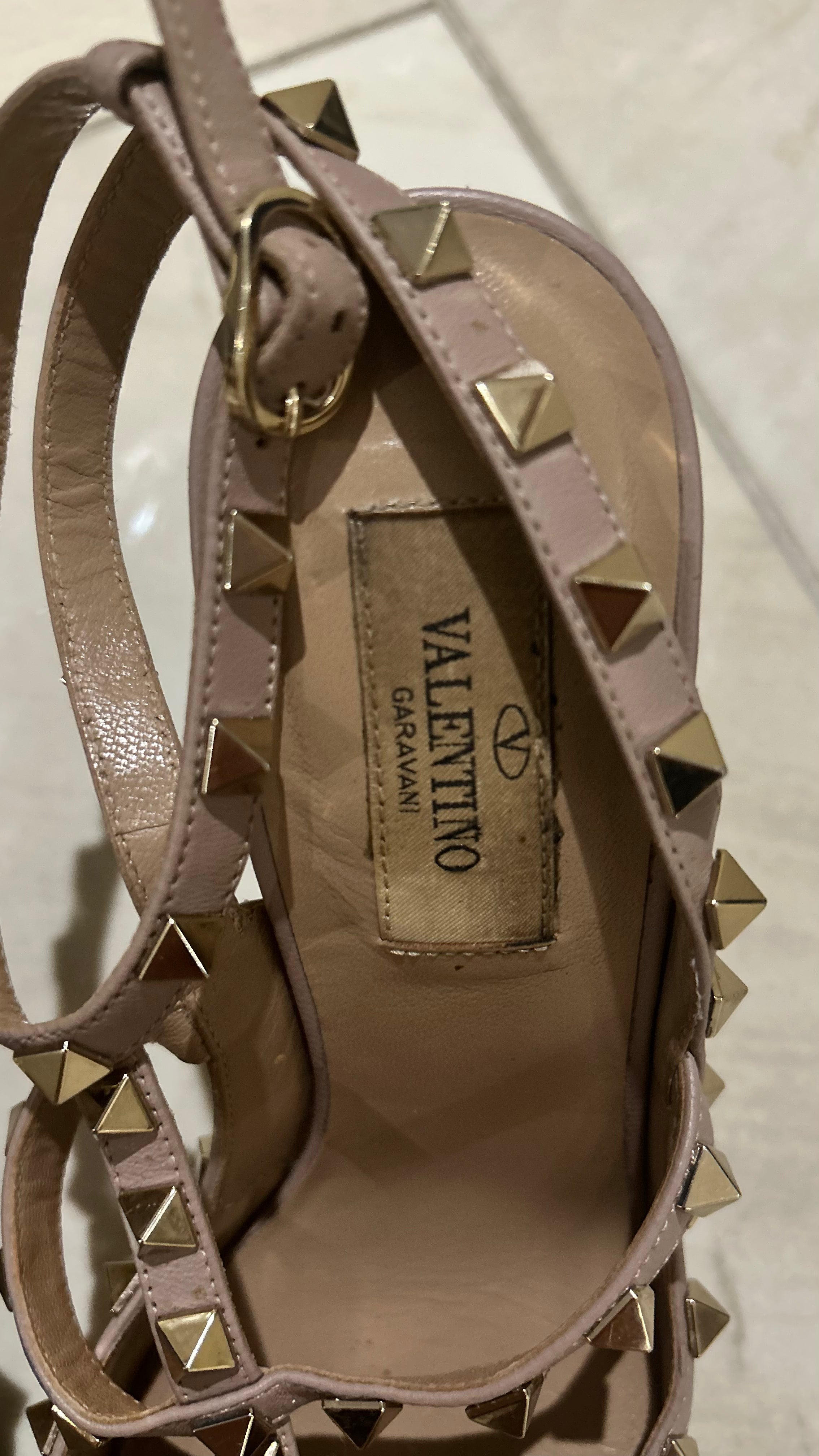 Обувки с ток Valentino Garavani Rockstuds - 38