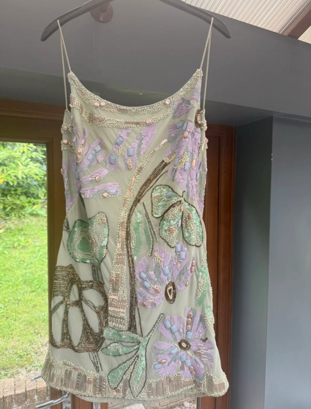 ASOS мини рокля с богата флорална декорация - Sunday West Boutique