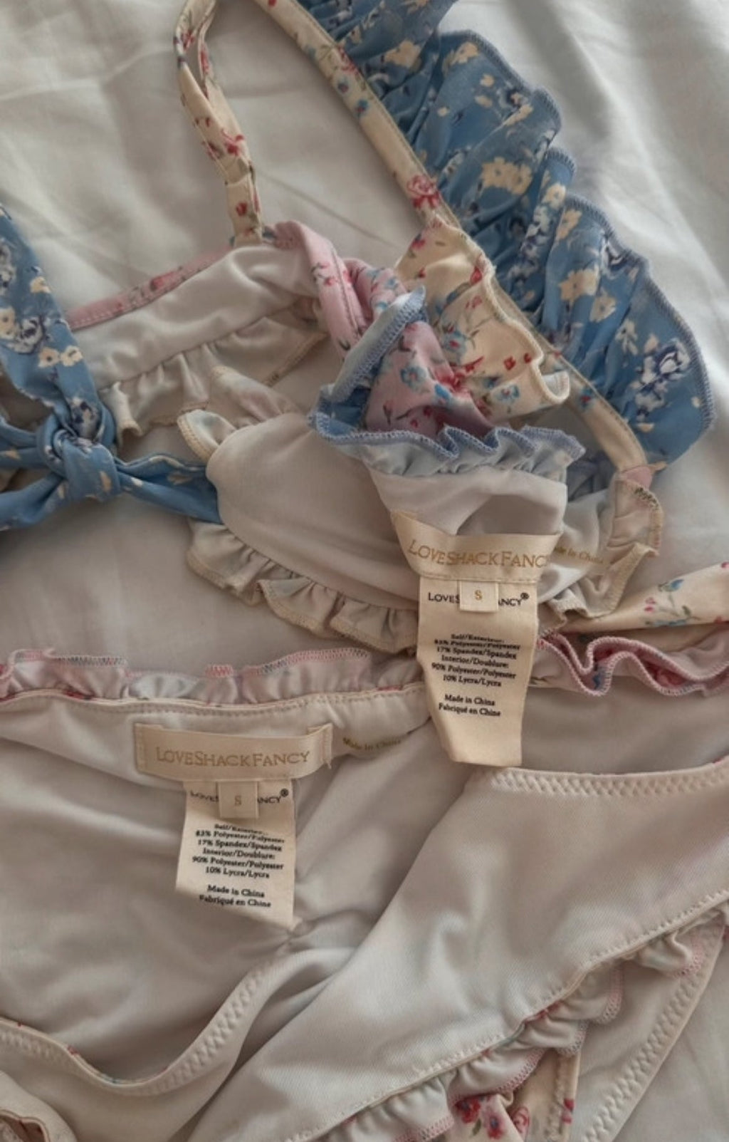 Бански LoveShackFancy с деликатен флорален принт - Sunday West Boutique