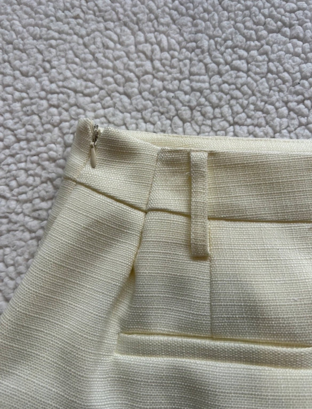 Butter Yellow плисирана мини пола Lioness - Sunday West Boutique
