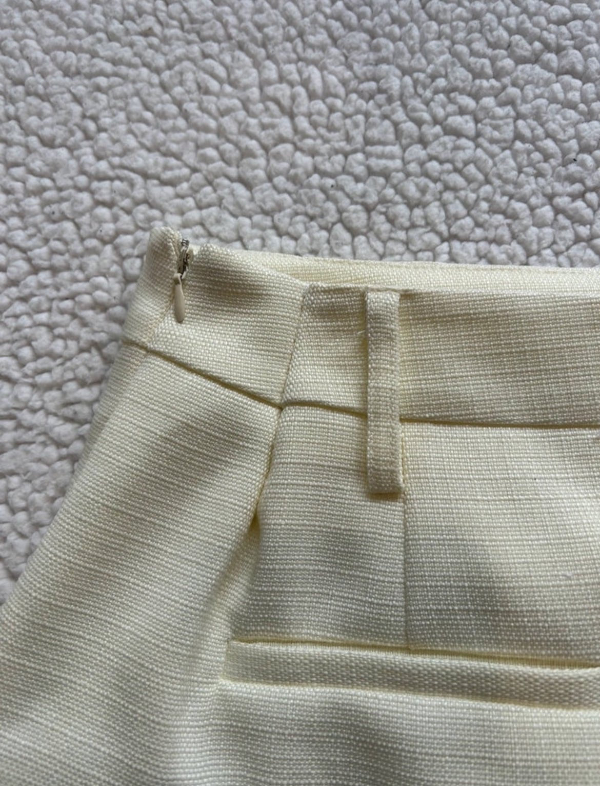 Butter Yellow плисирана мини пола Lioness - Sunday West Boutique