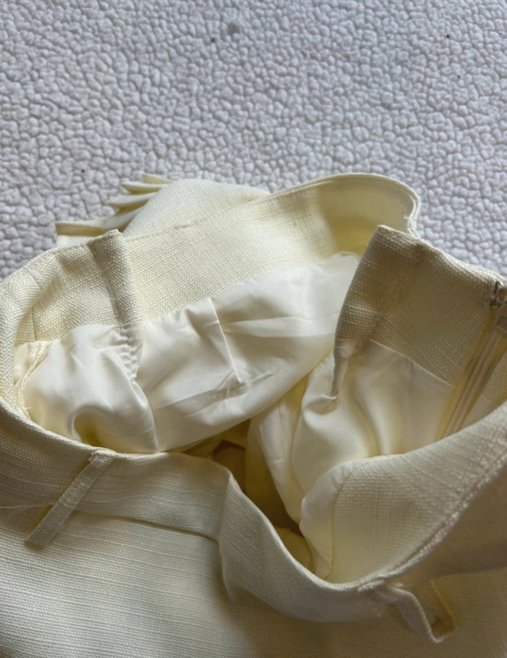 Butter Yellow плисирана мини пола Lioness - Sunday West Boutique