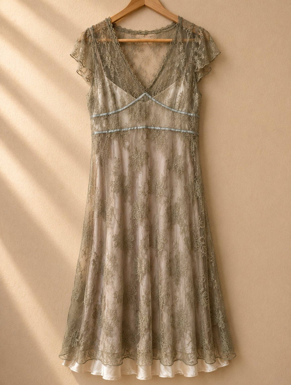Дантелена рокля Coast - Sunday West Boutique
