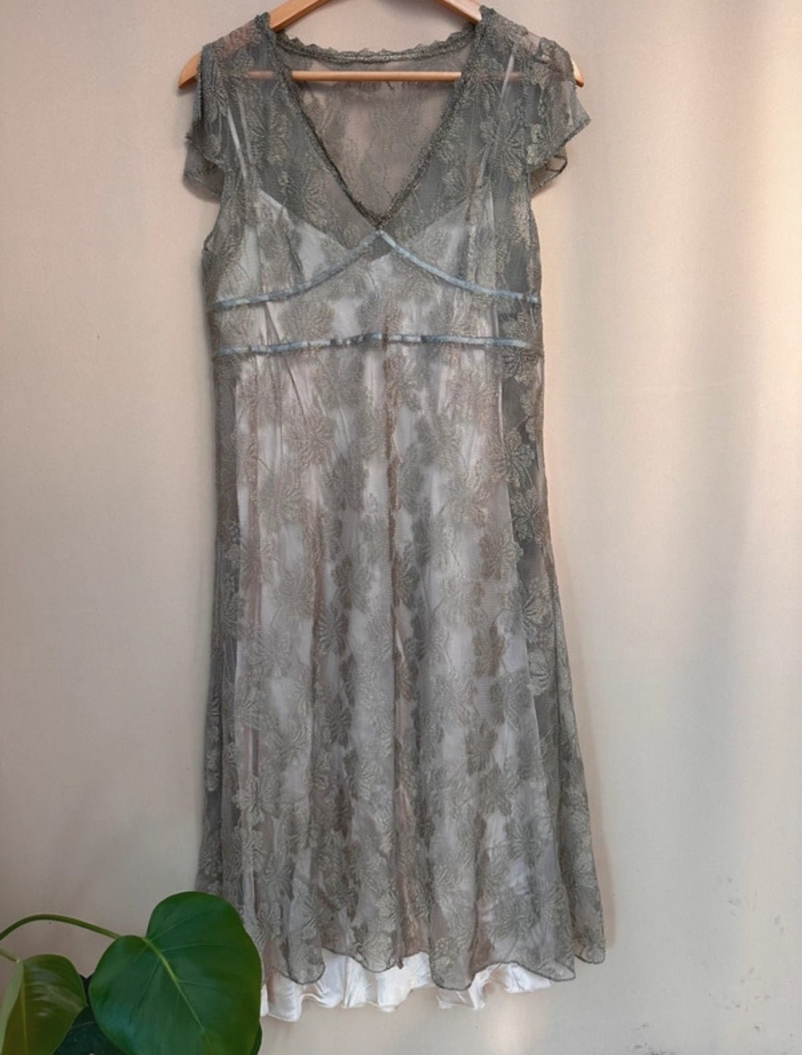 Дантелена рокля Coast - Sunday West Boutique