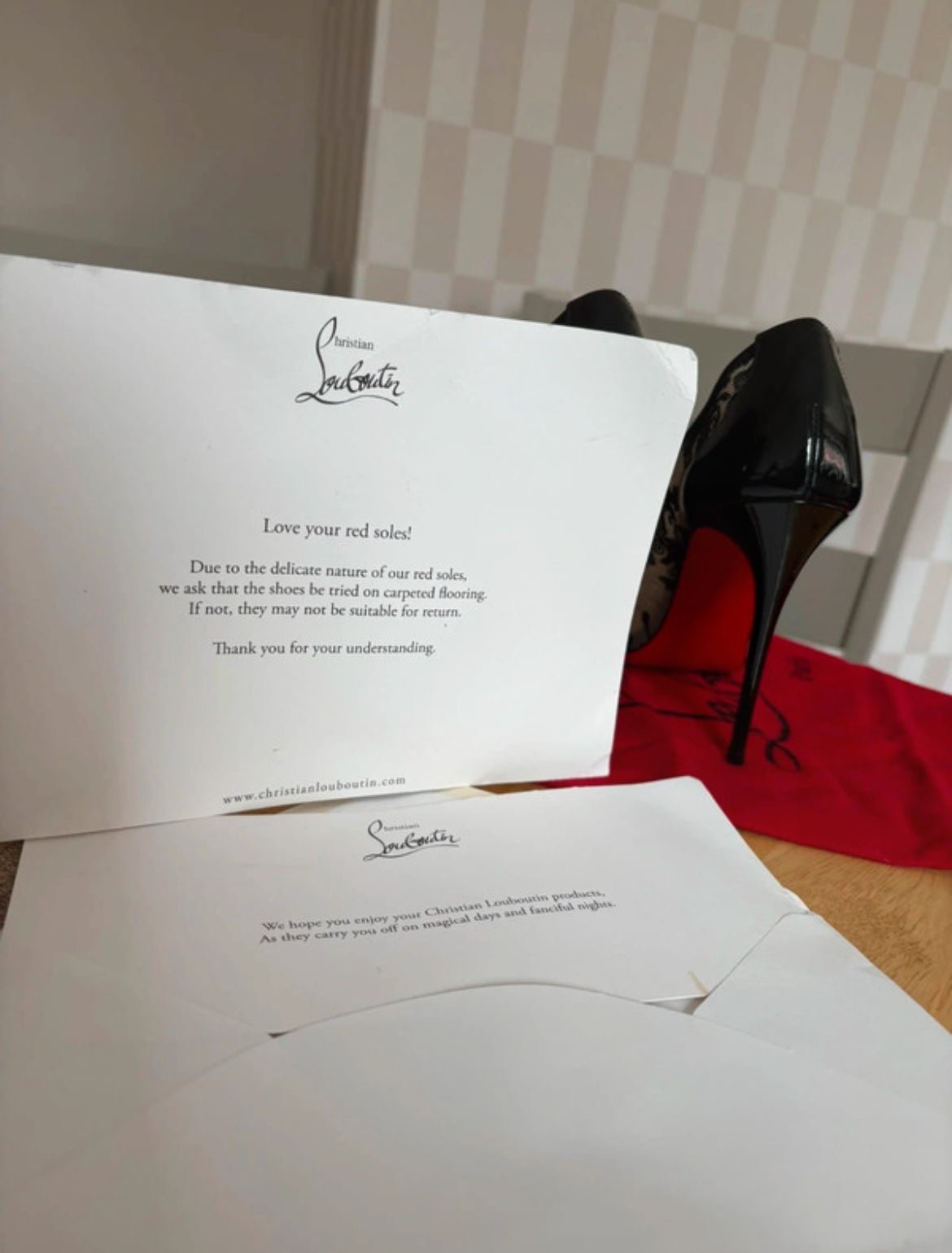 Дантелени стилето обувки на ток от Christian Louboutin - Sunday West Boutique
