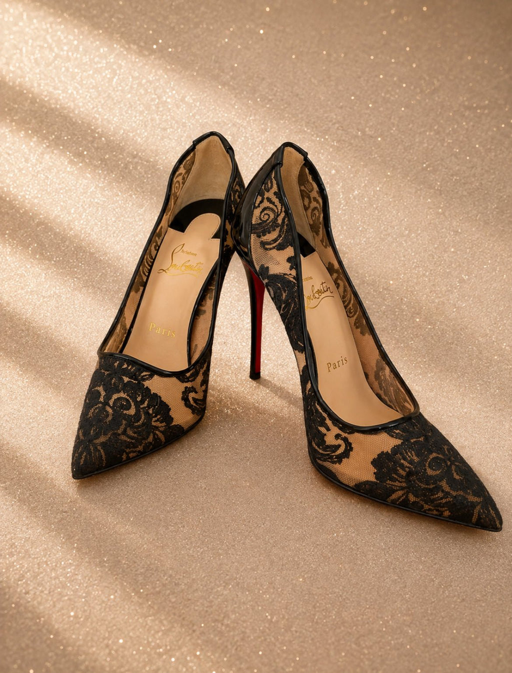 Дантелени стилето обувки на ток от Christian Louboutin - Sunday West Boutique