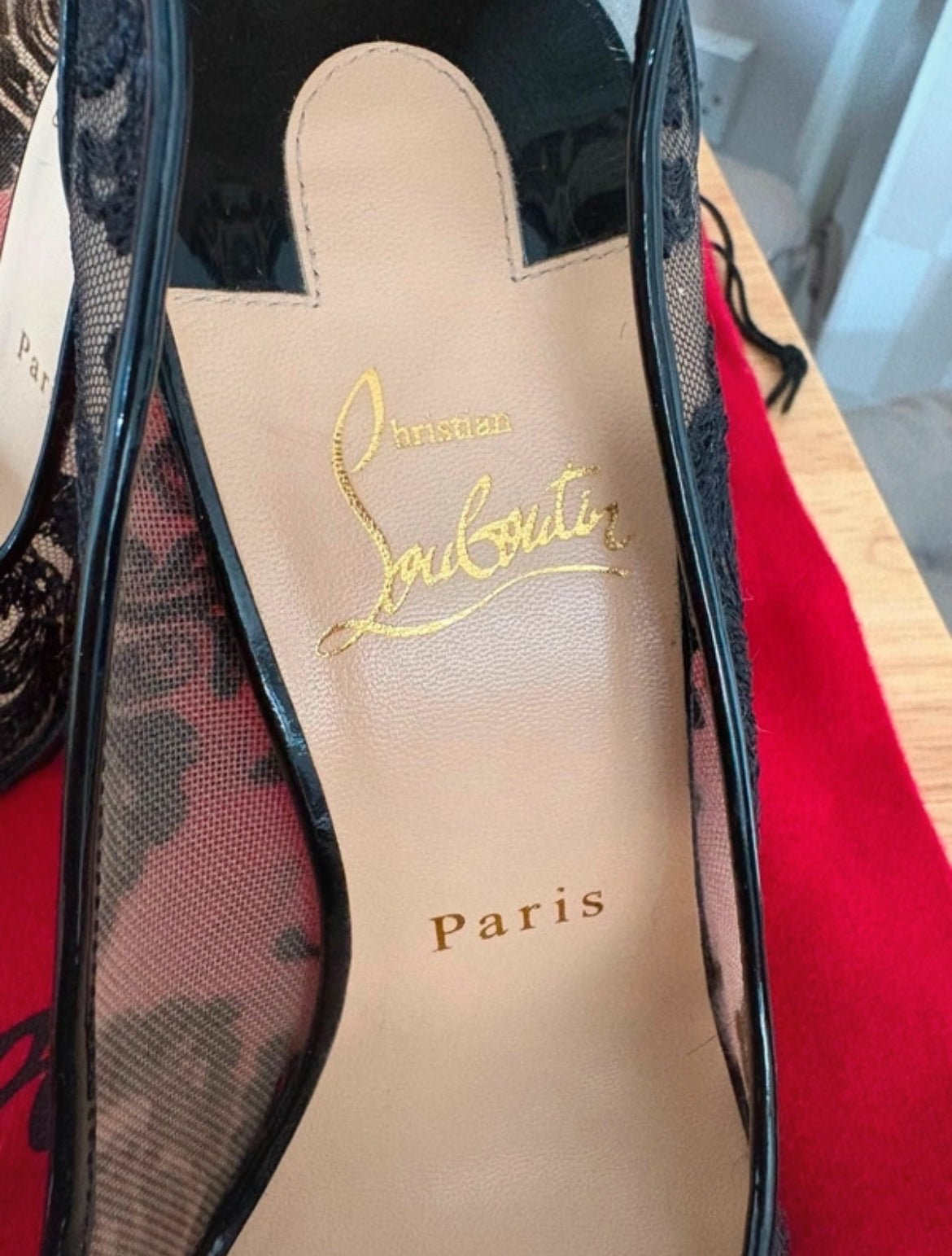 Дантелени стилето обувки на ток от Christian Louboutin - Sunday West Boutique