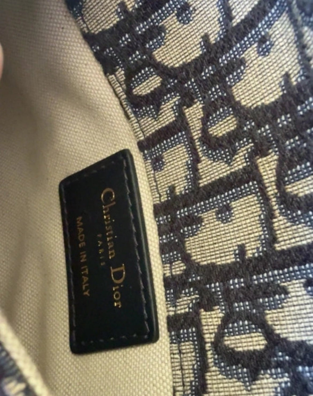 Dior Saddle чанта в емблематичния Blue Dior Oblique Jacquard - Sunday West Boutique