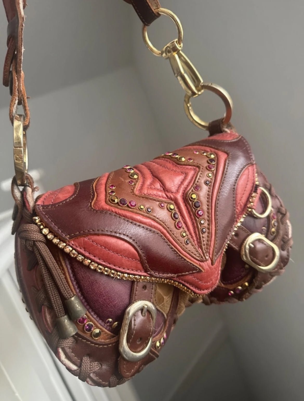 Дизайнерска чанта Bracher Emden, ръчно декорирана с кристали Swarovski - Sunday West Boutique
