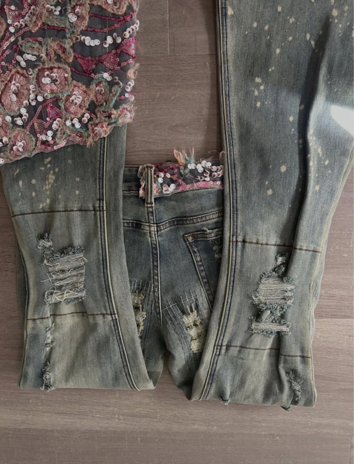 Fantastic Baby Y2K embellished low-rise дънки - Sunday West Boutique