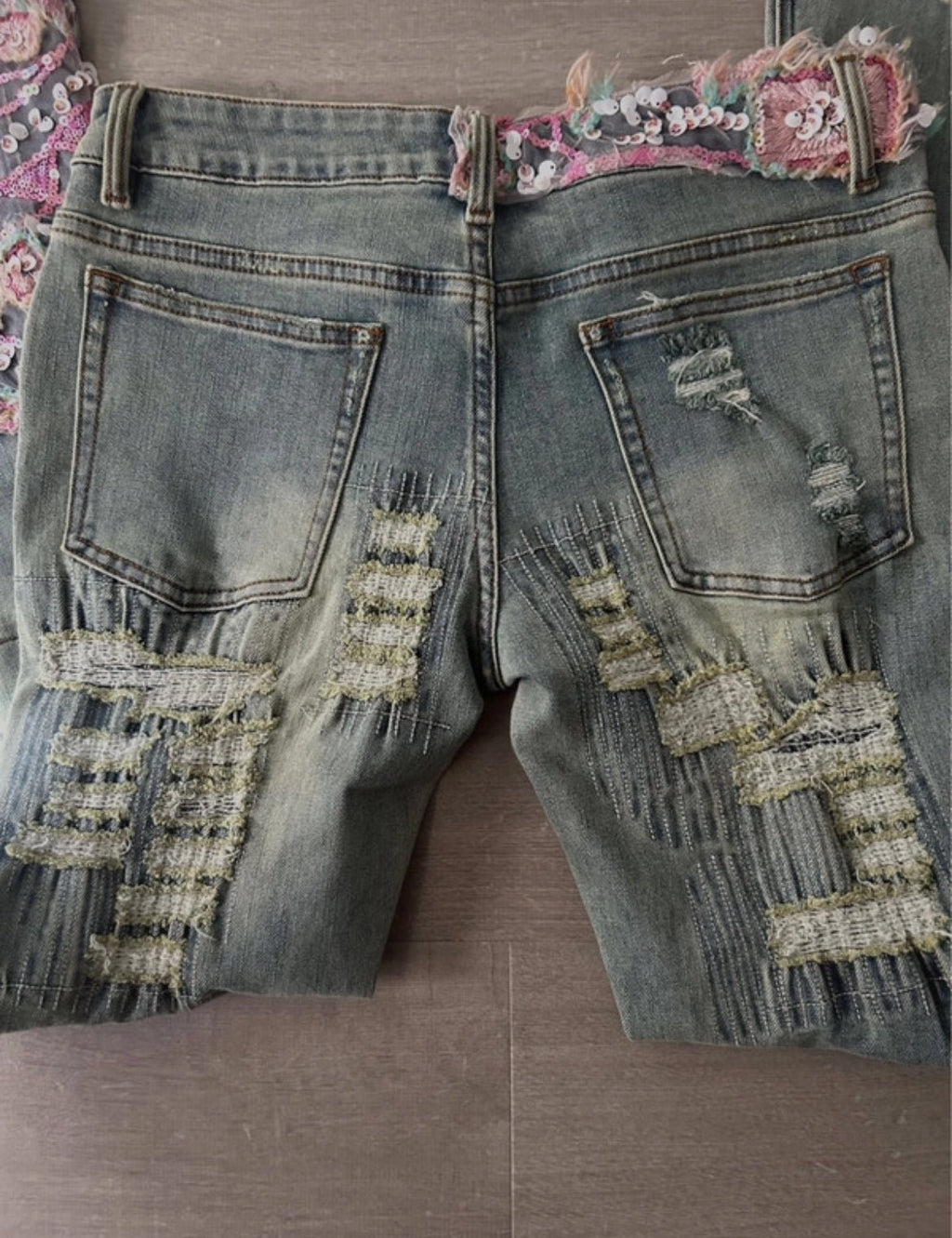Fantastic Baby Y2K embellished low-rise дънки - Sunday West Boutique