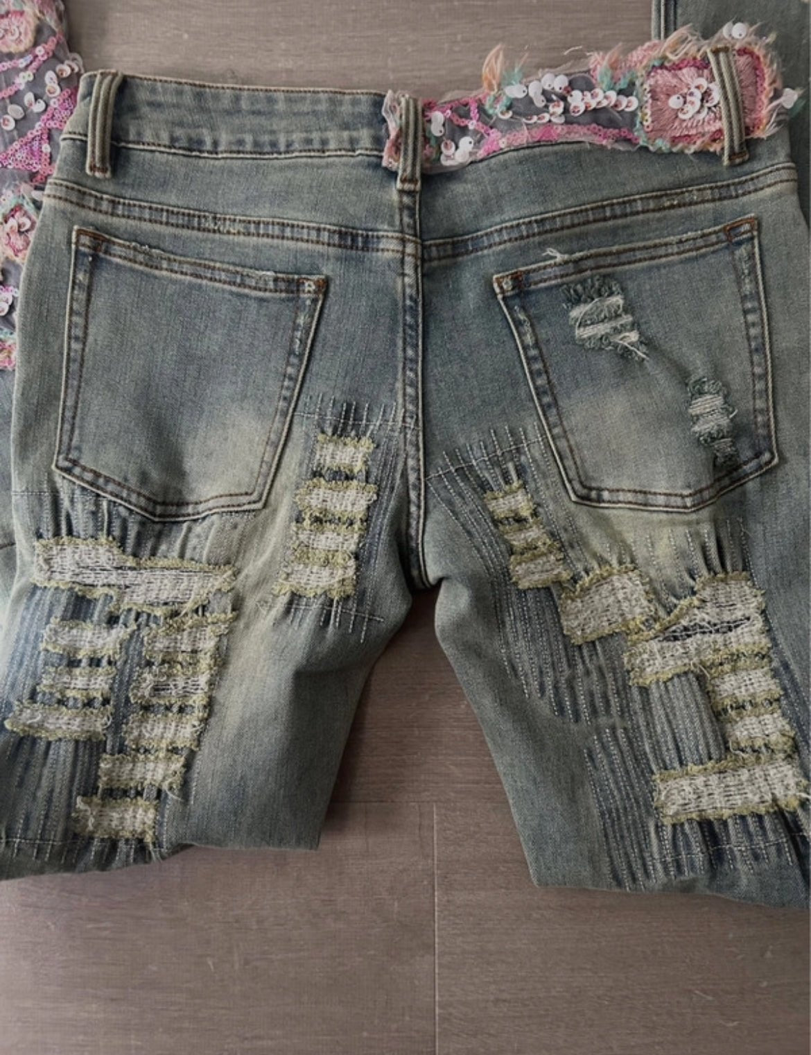 Fantastic Baby Y2K embellished low-rise дънки - Sunday West Boutique