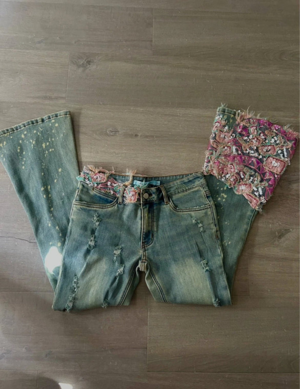 Fantastic Baby Y2K embellished low-rise дънки - Sunday West Boutique