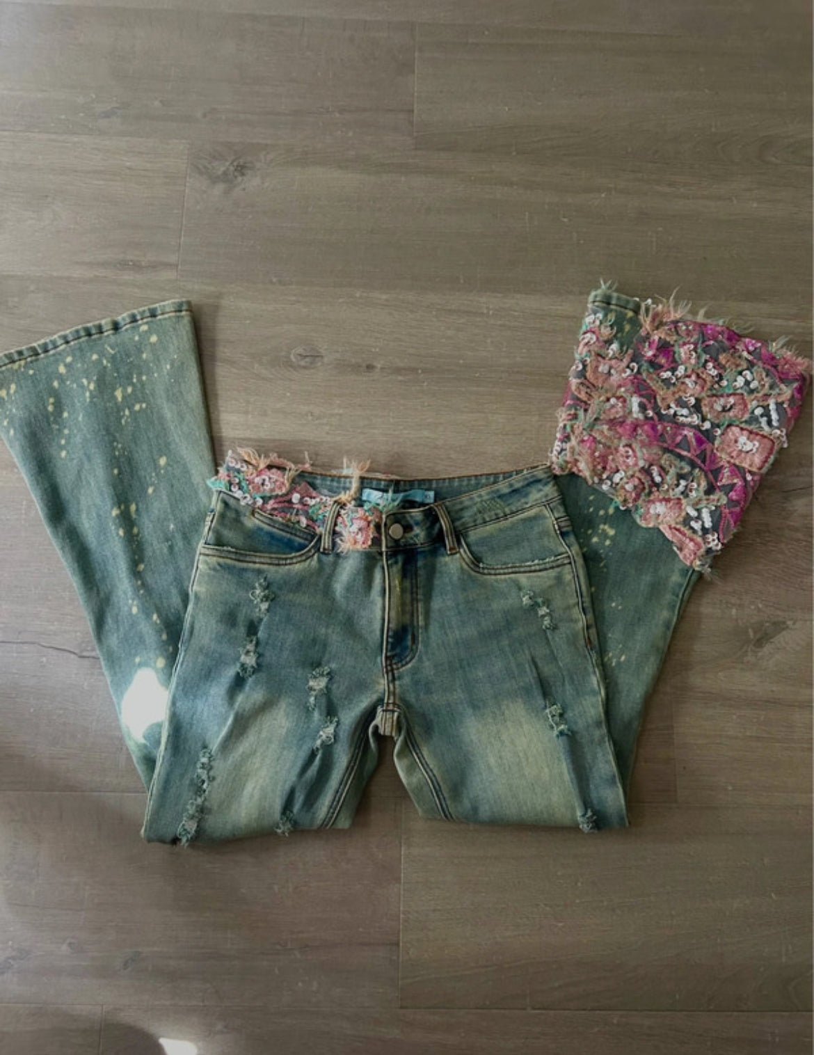 Fantastic Baby Y2K embellished low-rise дънки - Sunday West Boutique