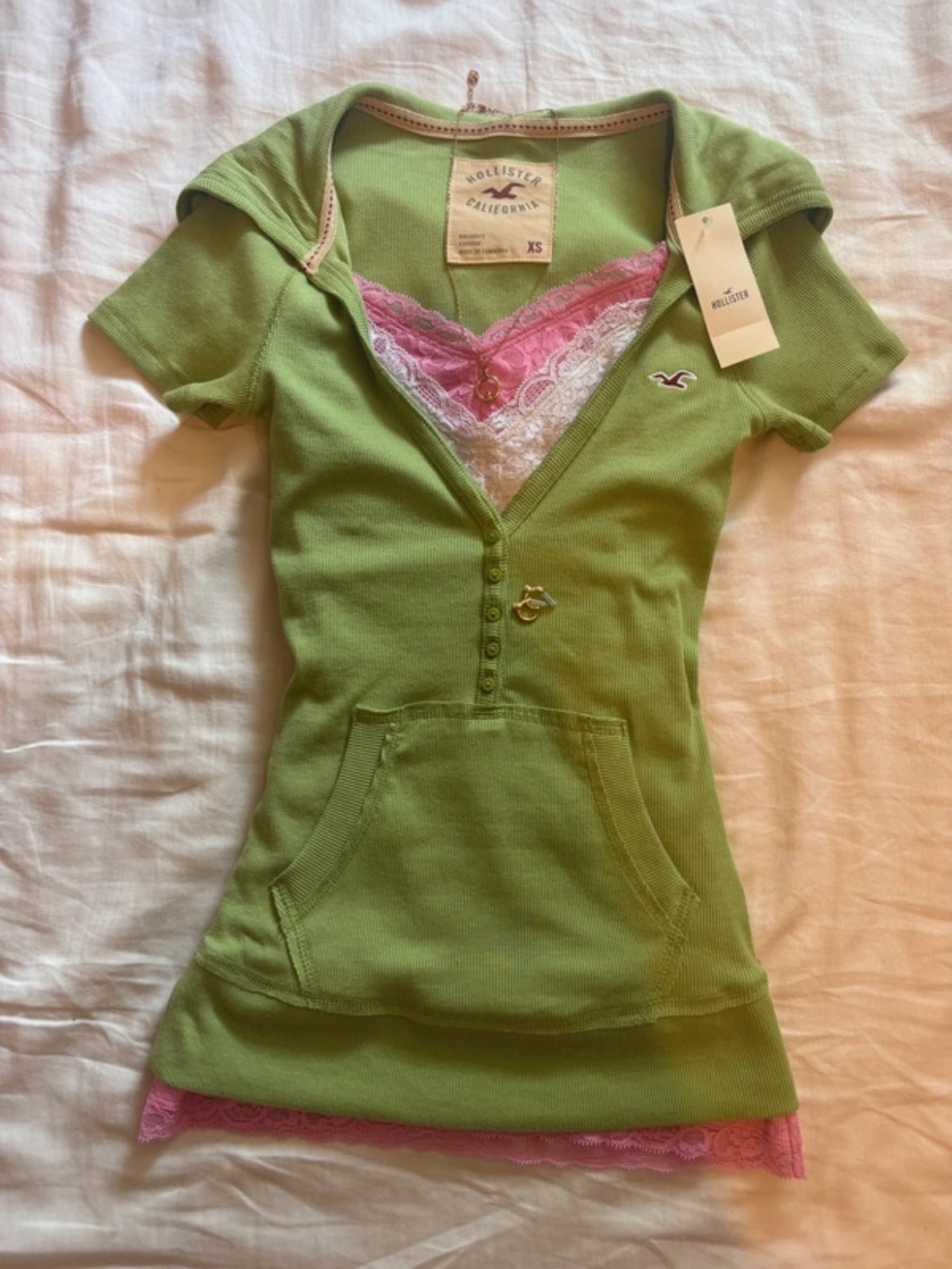 Hollister блуза с къс ръкав и качулка - Sunday West Boutique