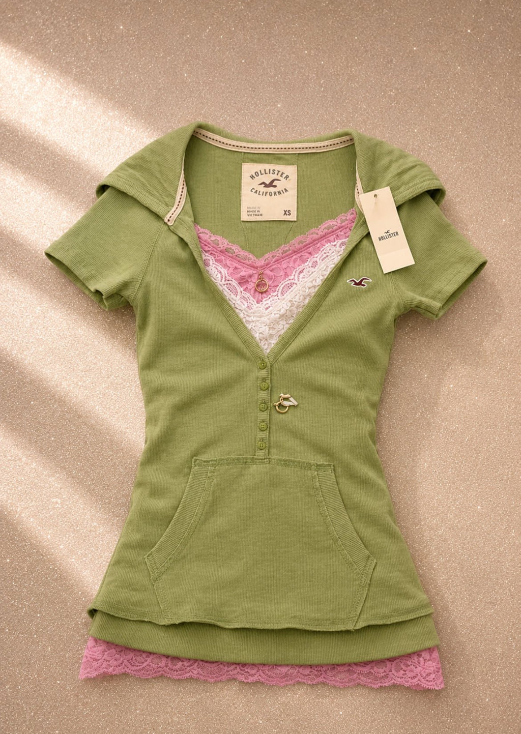 Hollister блуза с къс ръкав и качулка - Sunday West Boutique