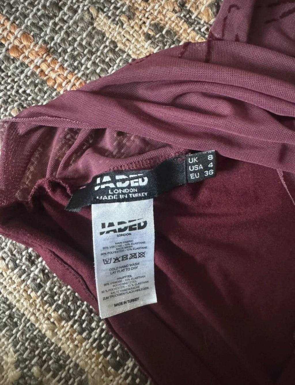 Jaded London топ в наситен бордо цвят с прозрачен мрежест панел и готически графичен принт - Sunday West Boutique