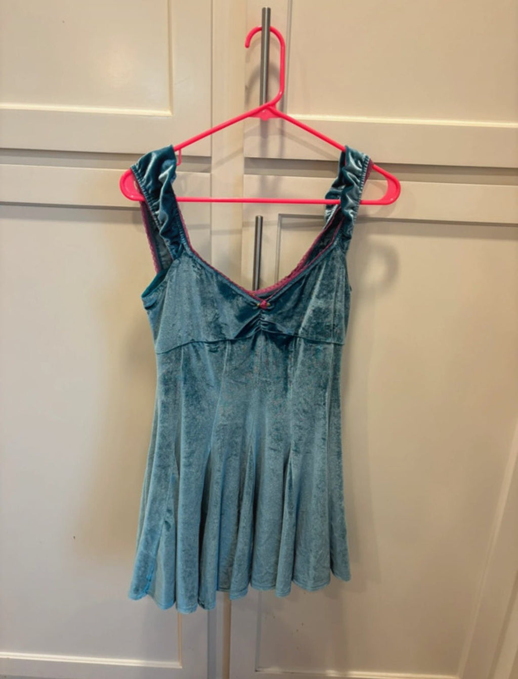 Кадифена рокля Free People - Sunday West Boutique