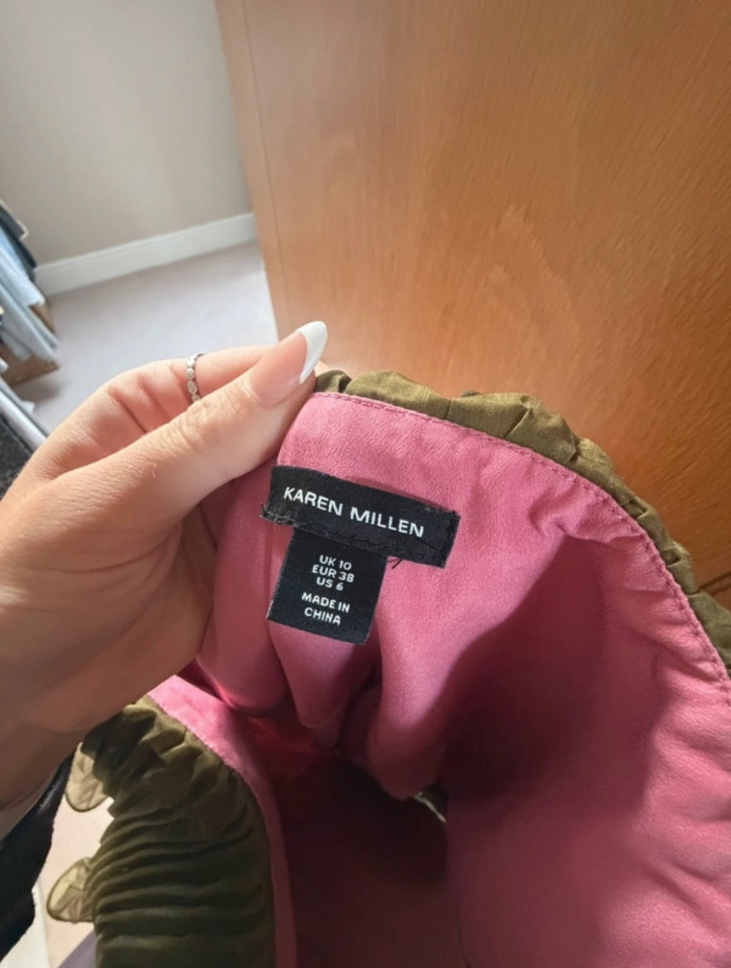 Karen Millen плисирана макси рокля в розово и зелено - Sunday West Boutique