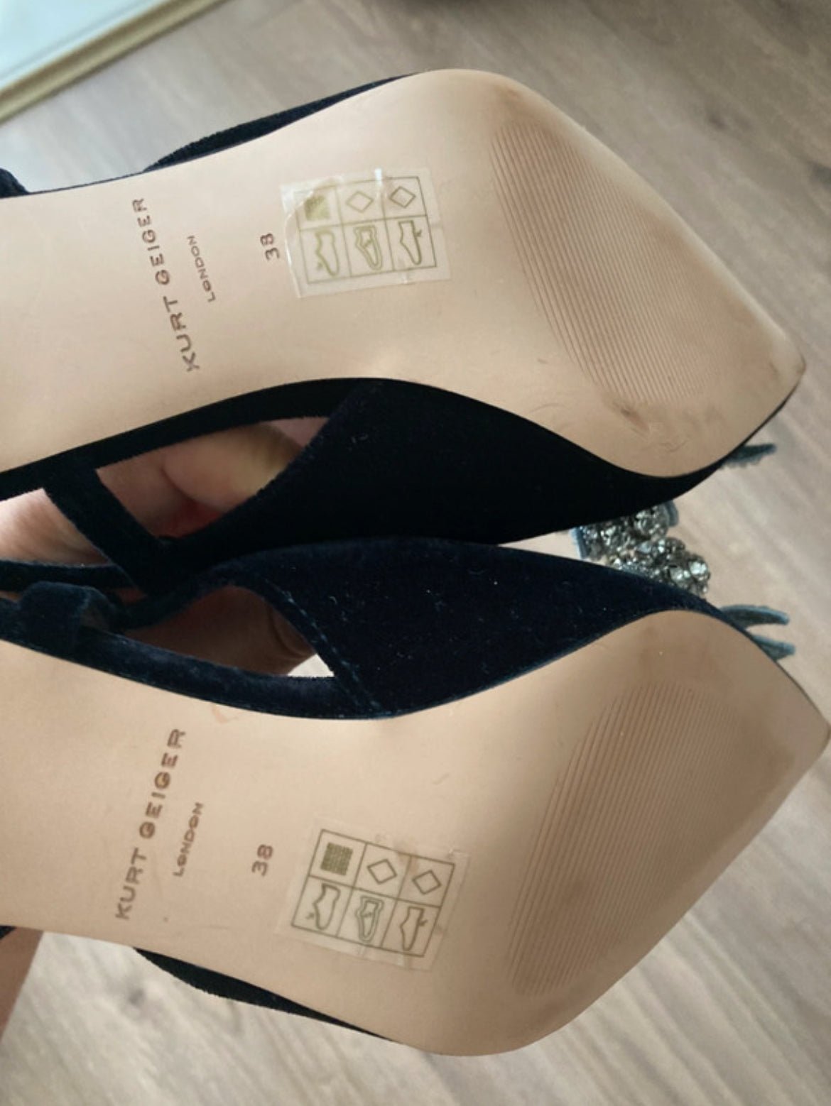 Kurt Geiger Belgravia Sling обувки от естествен велур - Sunday West Boutique