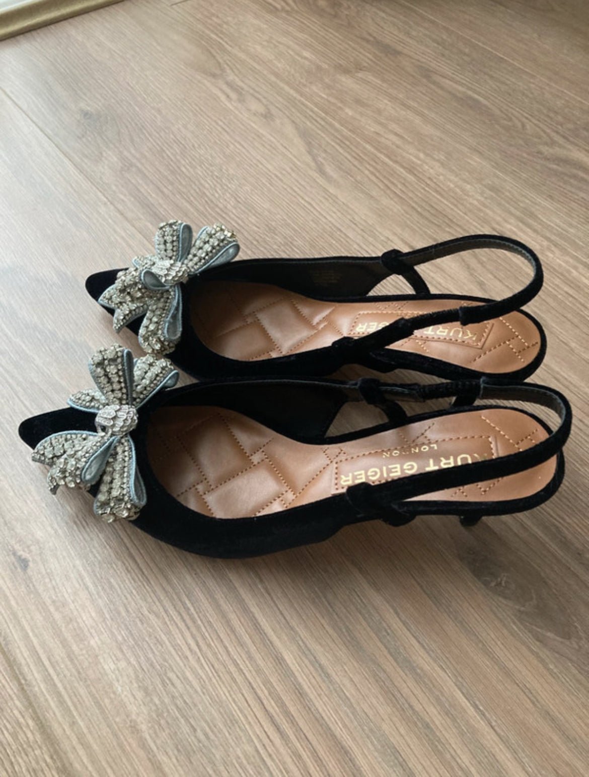 Kurt Geiger Belgravia Sling обувки от естествен велур - Sunday West Boutique