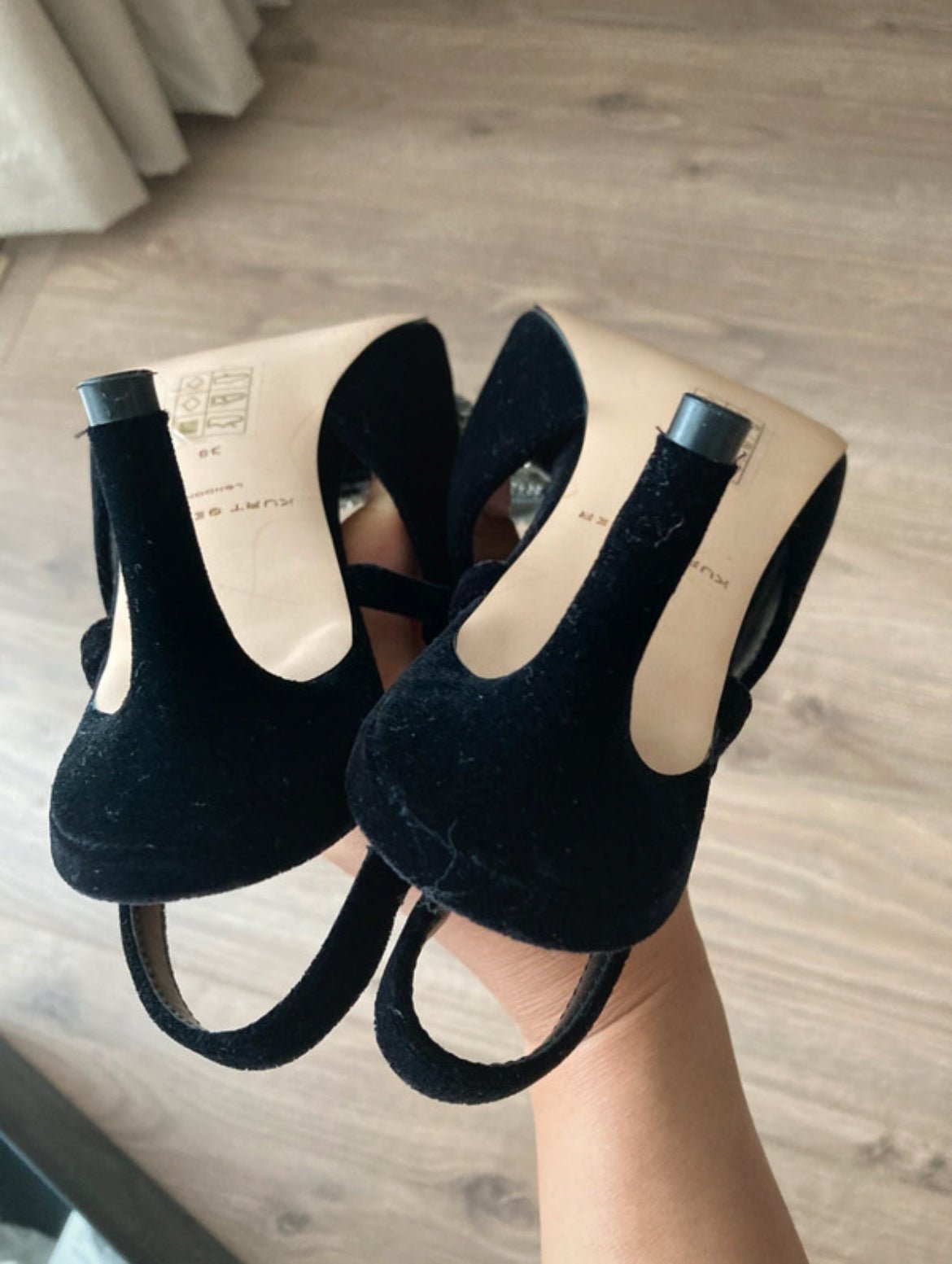 Kurt Geiger Belgravia Sling обувки от естествен велур - Sunday West Boutique