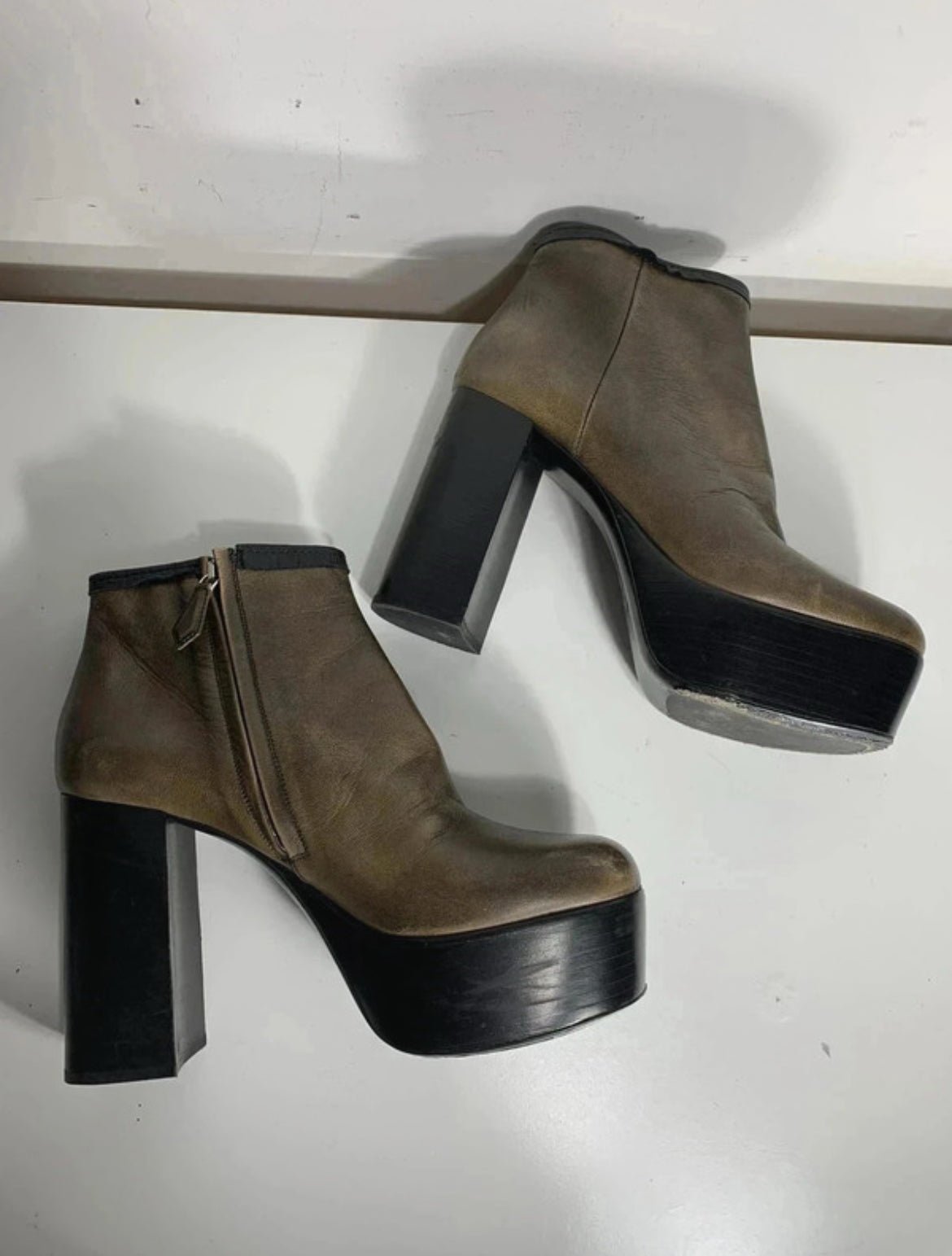 Miu Miu кожени боти - 38 - Sunday West Boutique