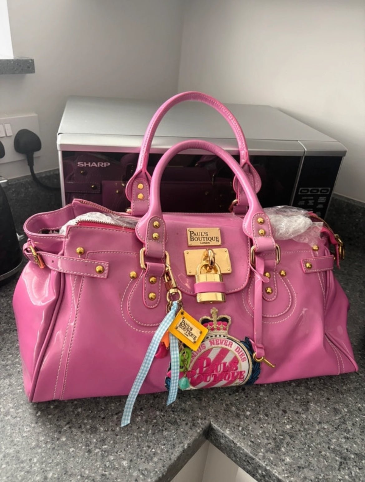 Paul’s Boutique чанта в емблематичния Barbie розов цвят - Sunday West Boutique