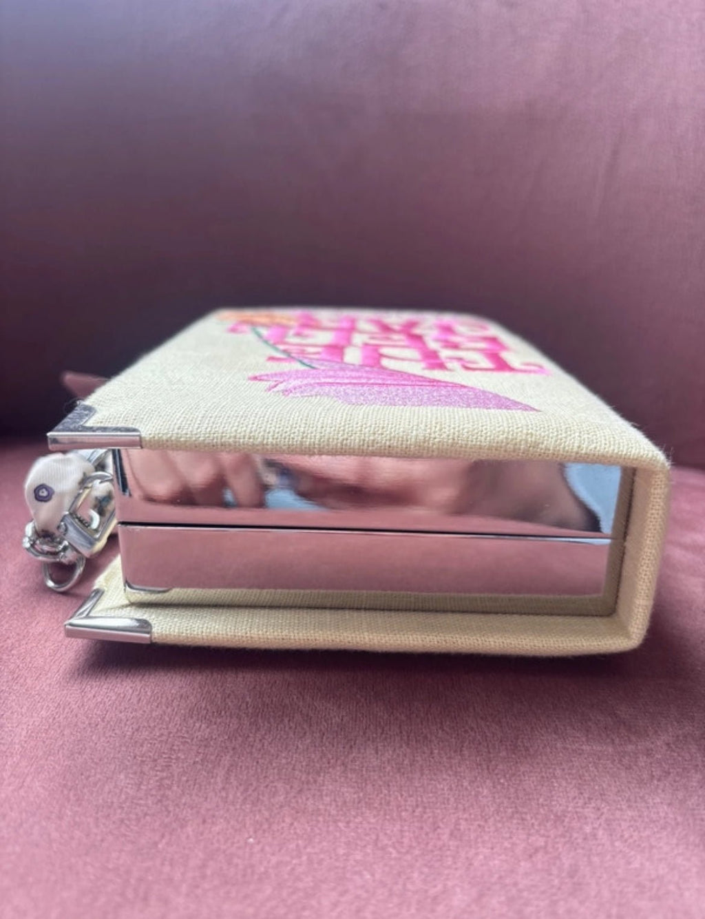 Ръчно изработена клъч чанта във формата на книгата The Bell Jar от Sylvia Plath - Sunday West Boutique