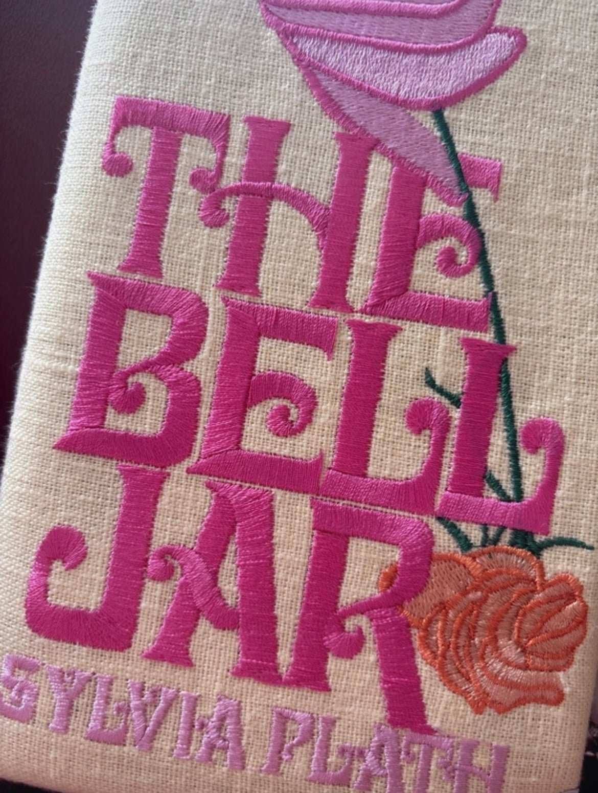 Ръчно изработена клъч чанта във формата на книгата The Bell Jar от Sylvia Plath - Sunday West Boutique