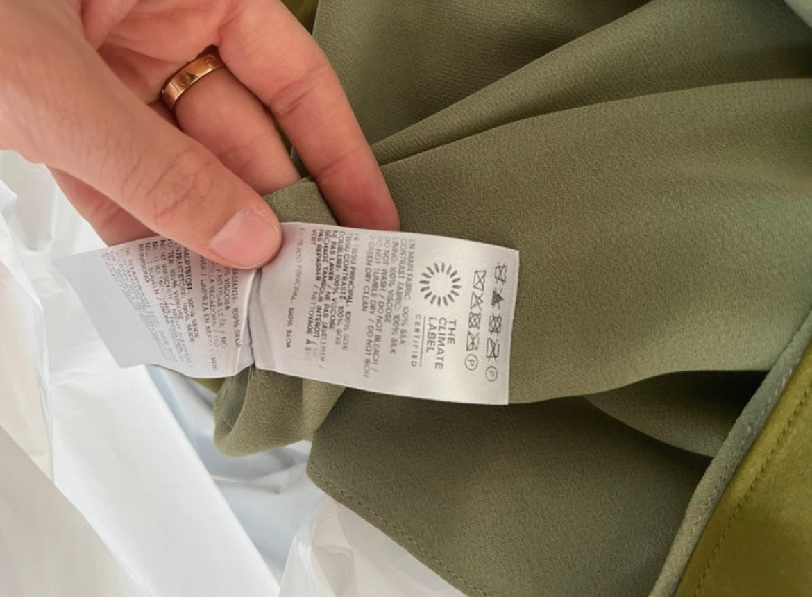 Reformation Jillian рокля в цвят Pear Green, изработена от 100% естествена коприна - Sunday West Boutique
